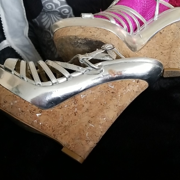 Sandals - Picture 4 of 4